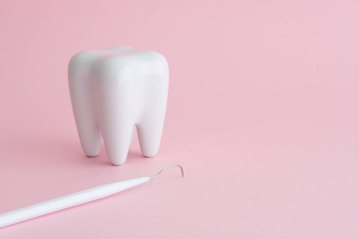 featured image for what are the main types of dental extractions